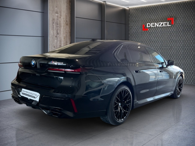 Bild 3: BMW M760e xDrive Limousine G70 XB1