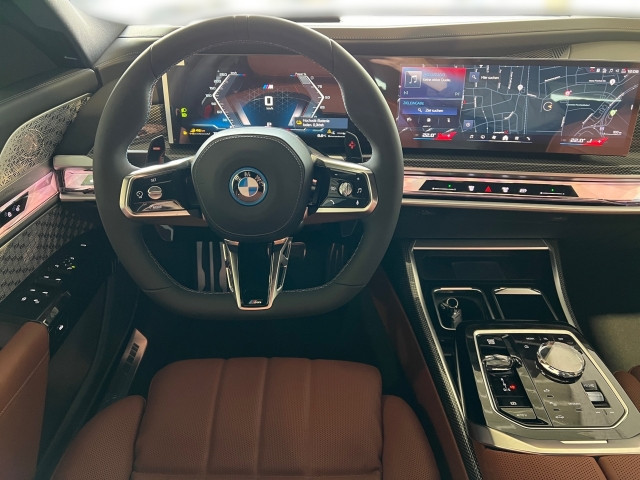 Bild 6: BMW M760e xDrive Limousine G70 XB1
