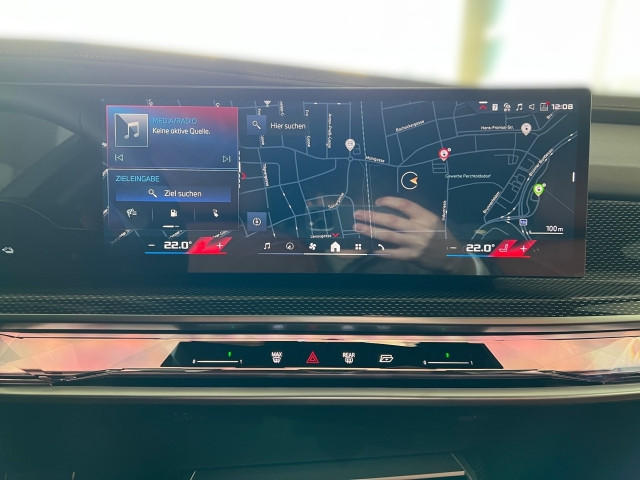Bild 7: BMW M760e xDrive Limousine G70 XB1
