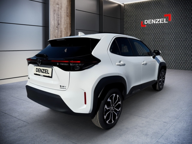 Bild 3: Toyota Yaris Cross 130 PS 4WD Active Drive + Safety Paket