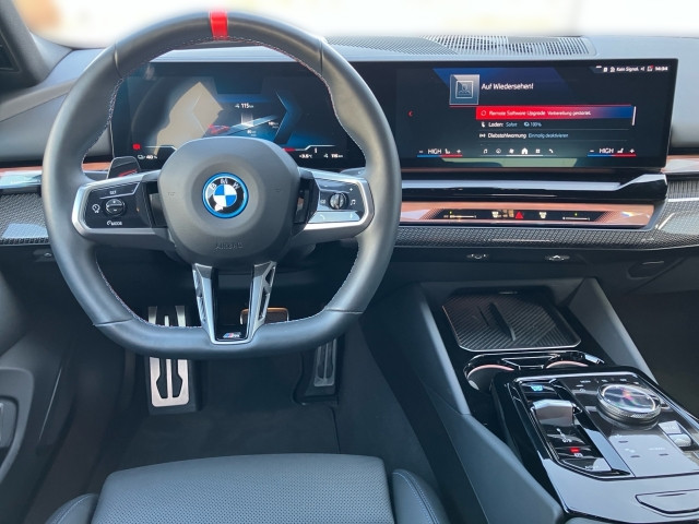 Bild 6: BMW i5 M60 xDrive Touring G61