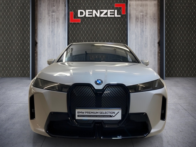 Bild 6: BMW PKW i-Serie iX xDrive45