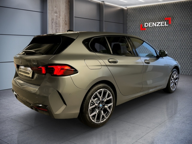 Bild 3: BMW BMW 120 5-Türer B38