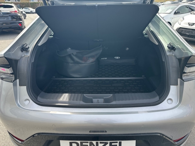 Bild 9: Toyota PRIUS PlugIn Hybrid 2,0 l Executive