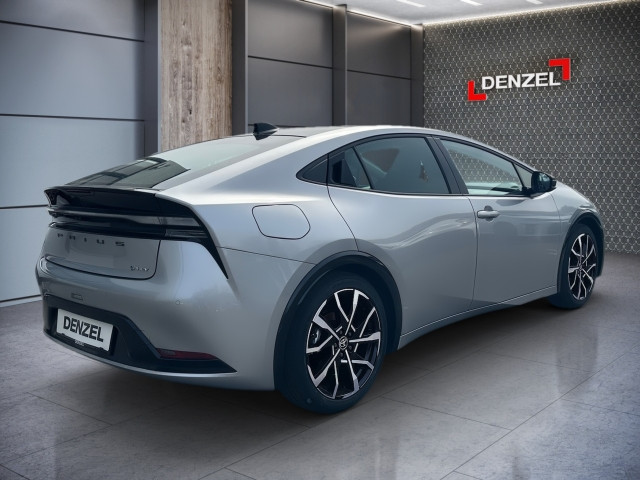 Bild 3: Toyota PRIUS PlugIn Hybrid 2,0 l Executive