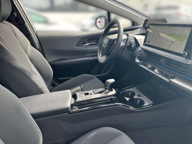 Bild 5: Toyota PRIUS PlugIn Hybrid 2,0 l Executive