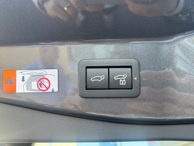 Bild 12: Toyota C-HR - 2,0 l Plugin 4x2  Active Drive CV