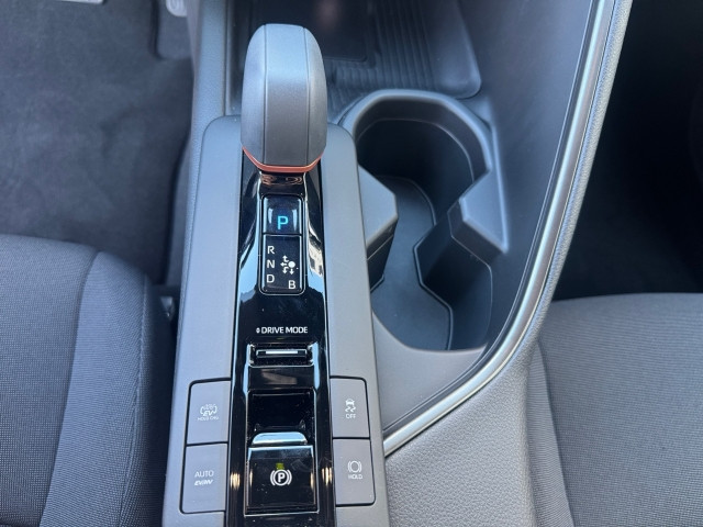 Bild 13: Toyota C-HR - 2,0 l Plugin 4x2  Active Drive CV