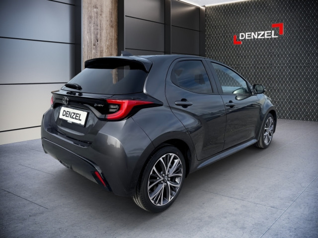 Bild 9: Toyota Yaris - 1,5 l, 130 PS Lounge