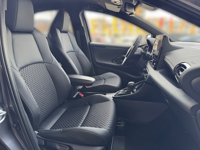 Bild 6: Toyota Yaris - 1,5 l, 130 PS Lounge