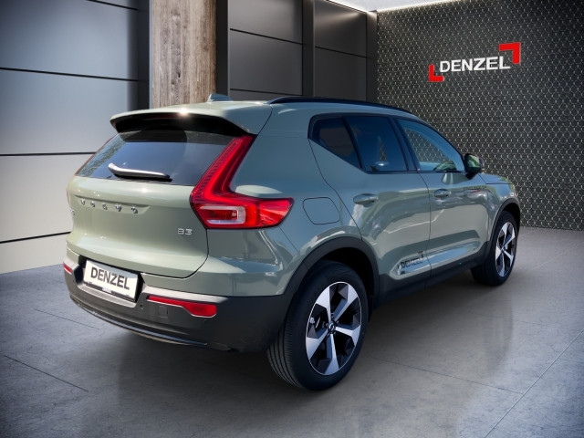Bild 3: VOLVO PKW XC40 Plus, B3 Mild Hybrid, Benzin, Dark