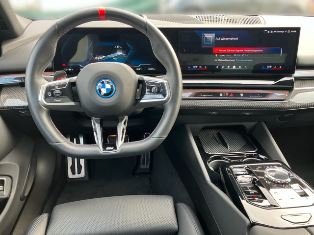 Bild 6: BMW i5 M60 xDrive Limousine G60