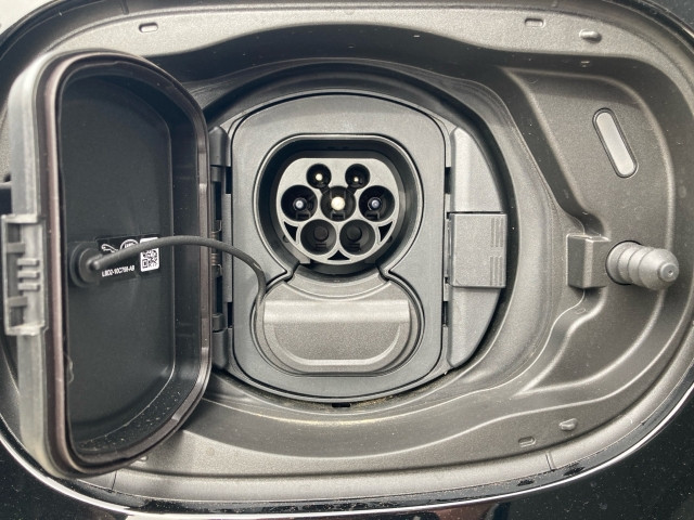 Bild 9: Land Rover Defender 110 P300e X-Dynamic SE