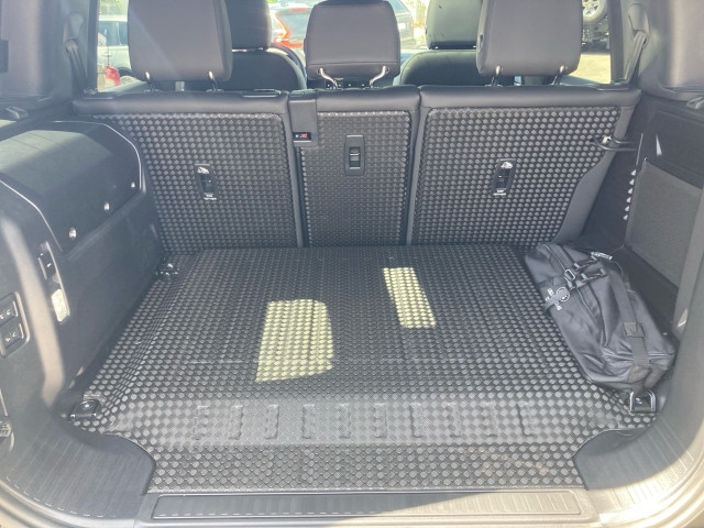 Bild 8: Land Rover Defender 110 P300e X-Dynamic SE