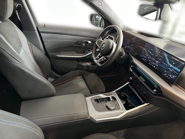 Bild 9: BMW 330e xDrive Touring G51
