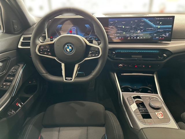 Bild 10: BMW 330e xDrive Touring G51