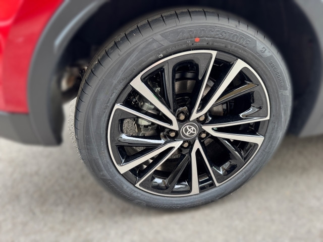 Bild 4: Toyota C-HR - 2,0 l Plugin 4x2  Lounge CVT