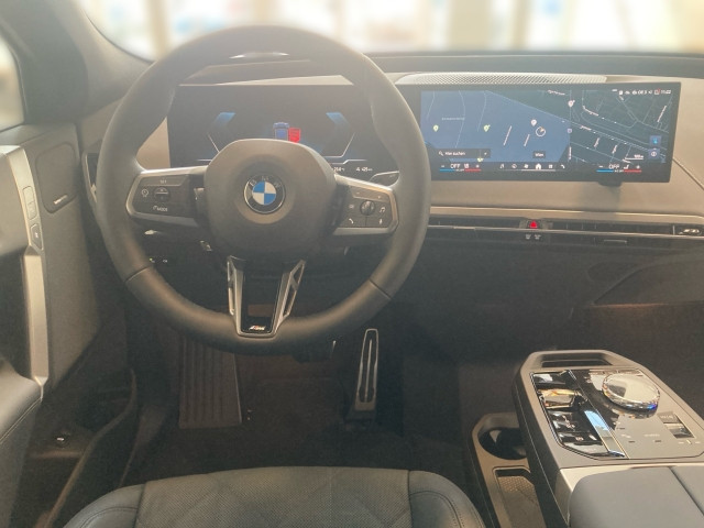 Bild 6: BMW PKW i-Serie iX xDrive45