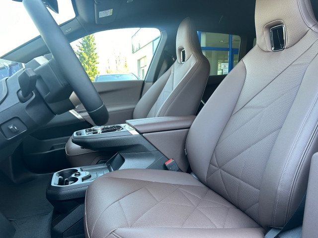 Bild 14: BMW PKW i-Serie iX xDrive45