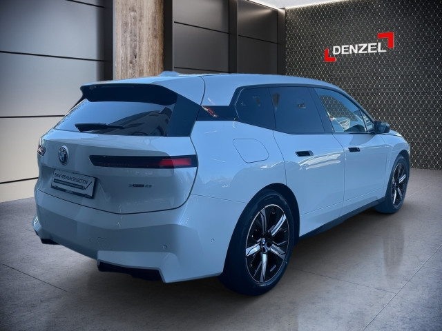 Bild 3: BMW PKW i-Serie iX xDrive45