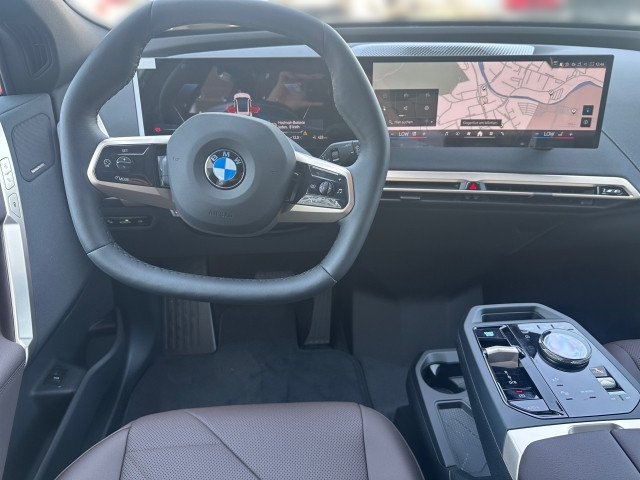 Bild 6: BMW PKW i-Serie iX xDrive45