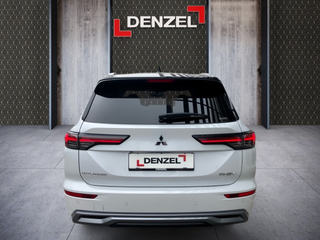Bild 10: Mitsubishi Outlander PHEV 2,4 4WD Diamond 2-tone Leder