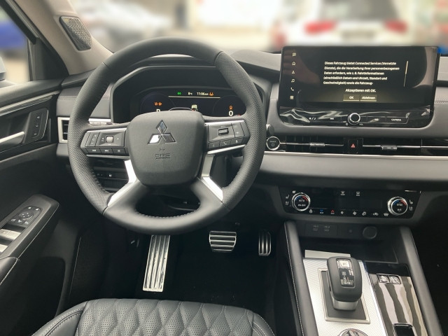 Bild 6: Mitsubishi Outlander PHEV 2,4 4WD Diamond 2-tone Leder