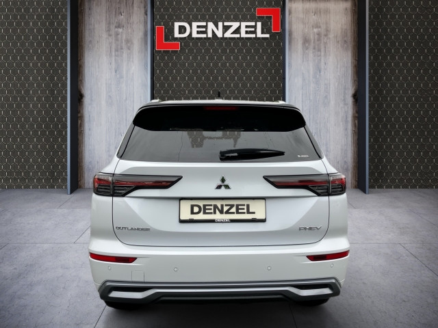 Bild 10: Mitsubishi Outlander PHEV 2,4 4WD Diamond 2-tone Leder