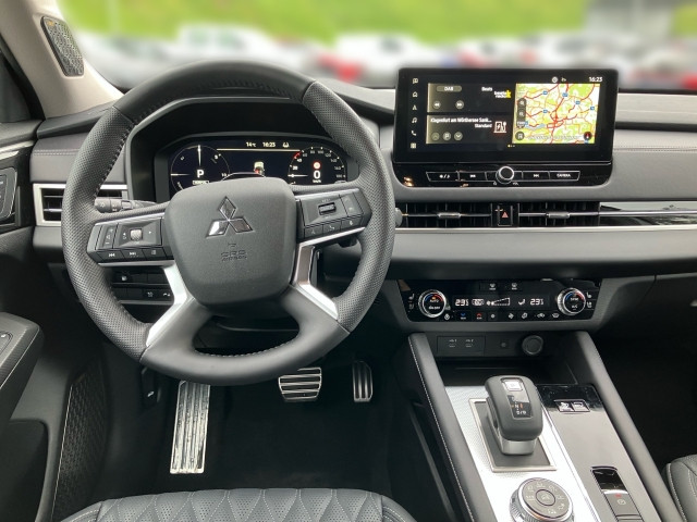 Bild 6: Mitsubishi Outlander PHEV 2,4 4WD Diamond 2-tone Leder