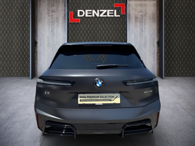 Bild 10: BMW PKW i-Serie iX xDrive45