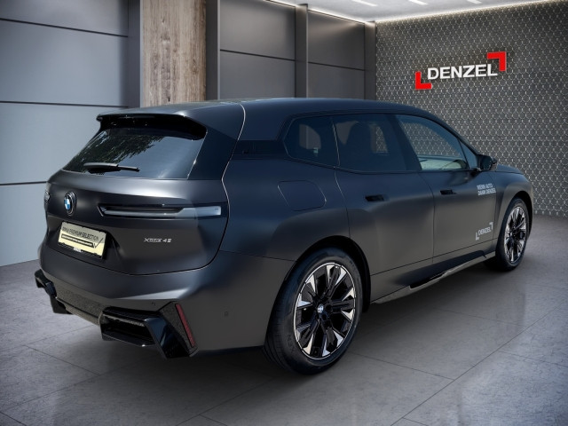Bild 3: BMW PKW i-Serie iX xDrive45