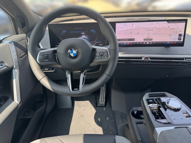 Bild 6: BMW PKW i-Serie iX xDrive45