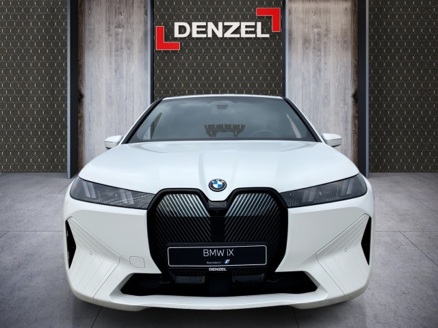 Bild 12: BMW PKW i-Serie iX xDrive45