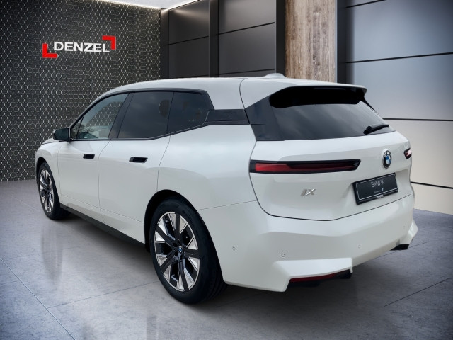 Bild 2: BMW PKW i-Serie iX xDrive45