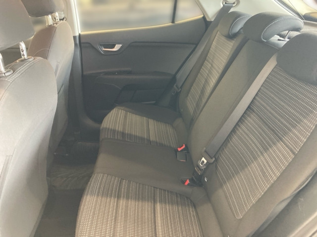 Bild 8: Kia Stonic 1,0 TGDI GPF ISG Silber DCT Aut.