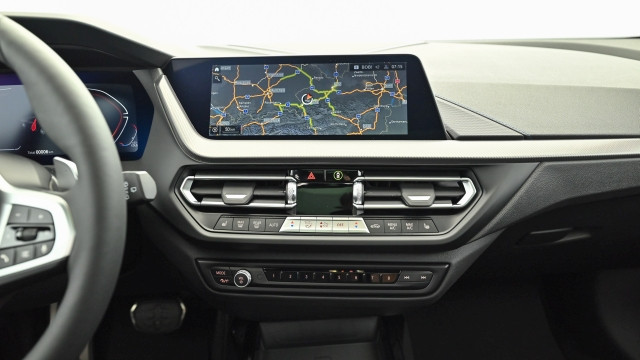 Bild 2: BMW 120d xDrive 5-Türer F40