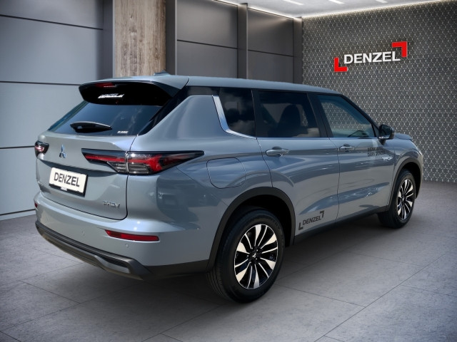 Bild 3: Mitsubishi Outlander PHEV 2,4 4WD Invite 220V AT 25