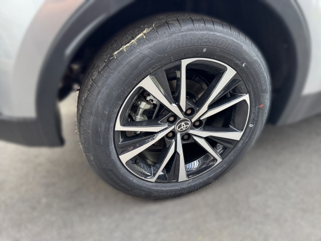 Bild 4: Toyota C-HR - 1,8 l  Hybrid 4x2 Active Drive CV