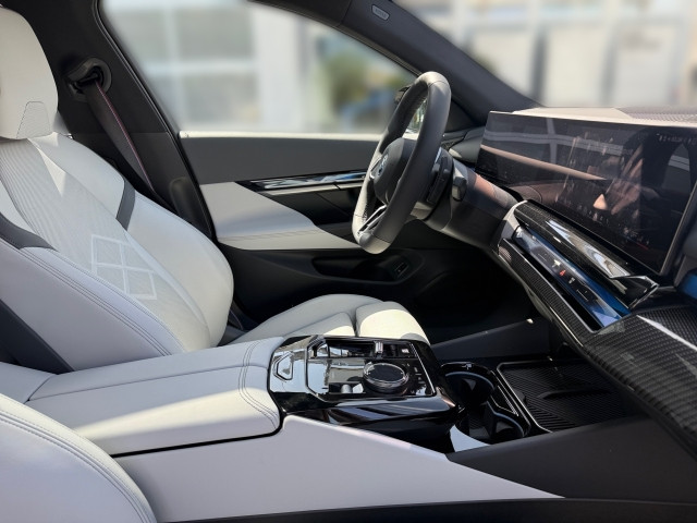 Bild 5: BMW 550e xDrive Limousine G60 XB1