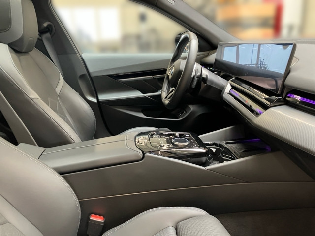 Bild 5: BMW 520d xDrive Limousine G60 B47