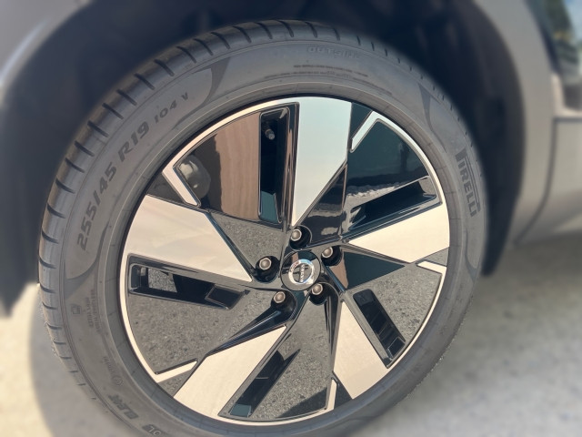 Bild 4: VOLVO PKW EX40 Plus, Single Motor Extended Range, Vollelektrisch