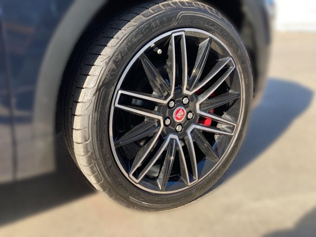 Bild 4: Jaguar E-Pace 2,0l|4 P250 AWD R-Dynamic HSE Aut.