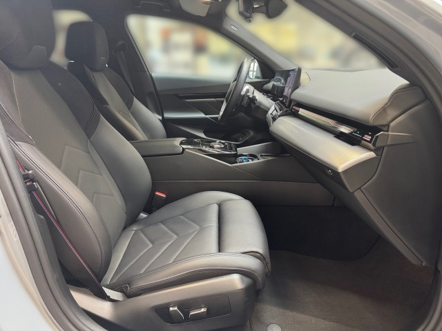 Bild 5: BMW 520d xDrive Limousine G60 B47