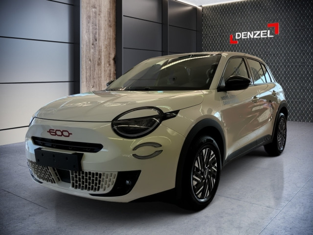 Bild 1: Fiat 600e Red