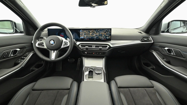 Bild 1: BMW 318i touring G21