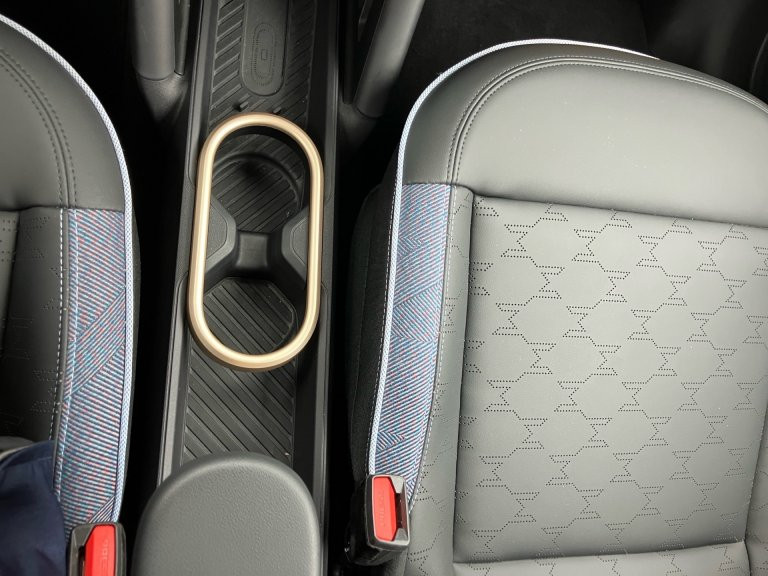 Bild 8: Mini Cooper E J01 HC0