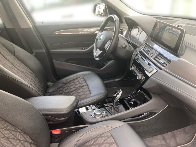 Bild 5: BMW X1 xDrive18d Aut.