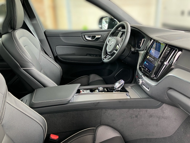 Bild 5: VOLVO PKW XC60 Ultra, T6 Plug-in Hybrid, Elektrisch/Benzin, Dark