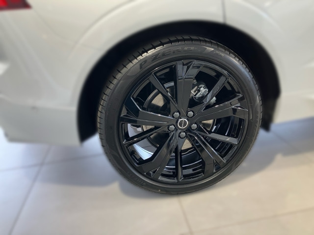 Bild 4: VOLVO PKW XC60 T6 AWD Plug-In Hybrid Ultra Black Edition