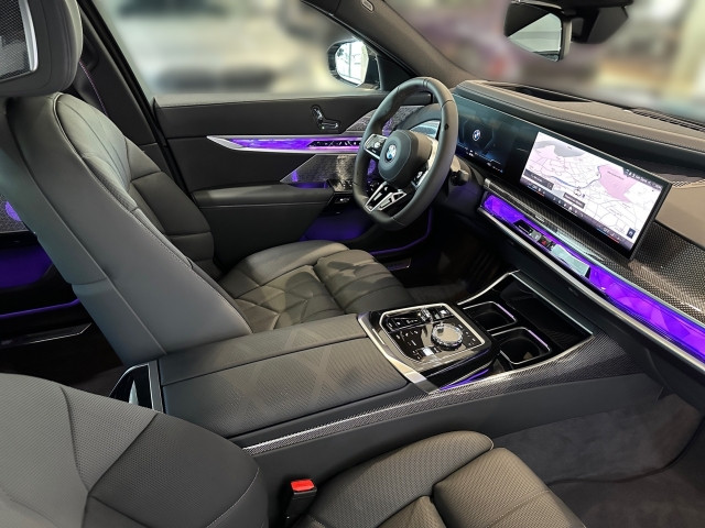 Bild 9: BMW 740d xDrive Limousine G70 B57